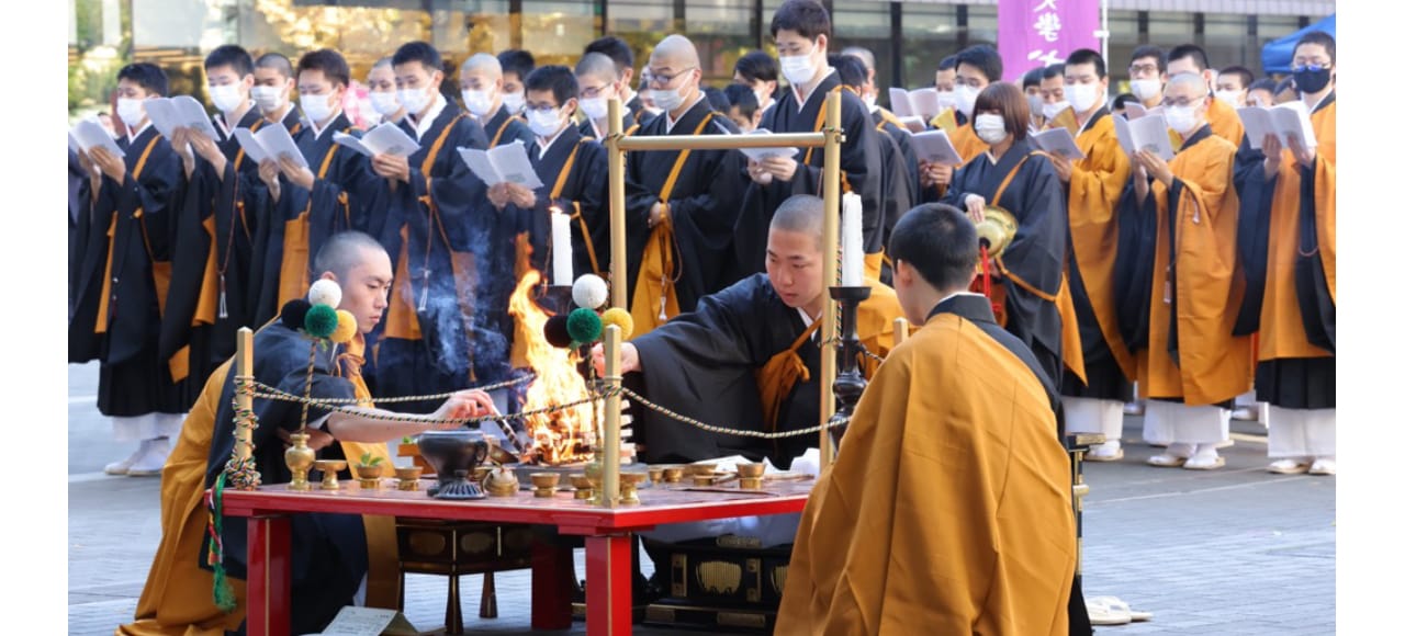 ｢成道会」を毎年開催